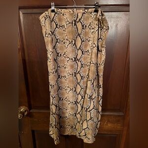 H&M crepe snakeskin pattern skirt, size 14